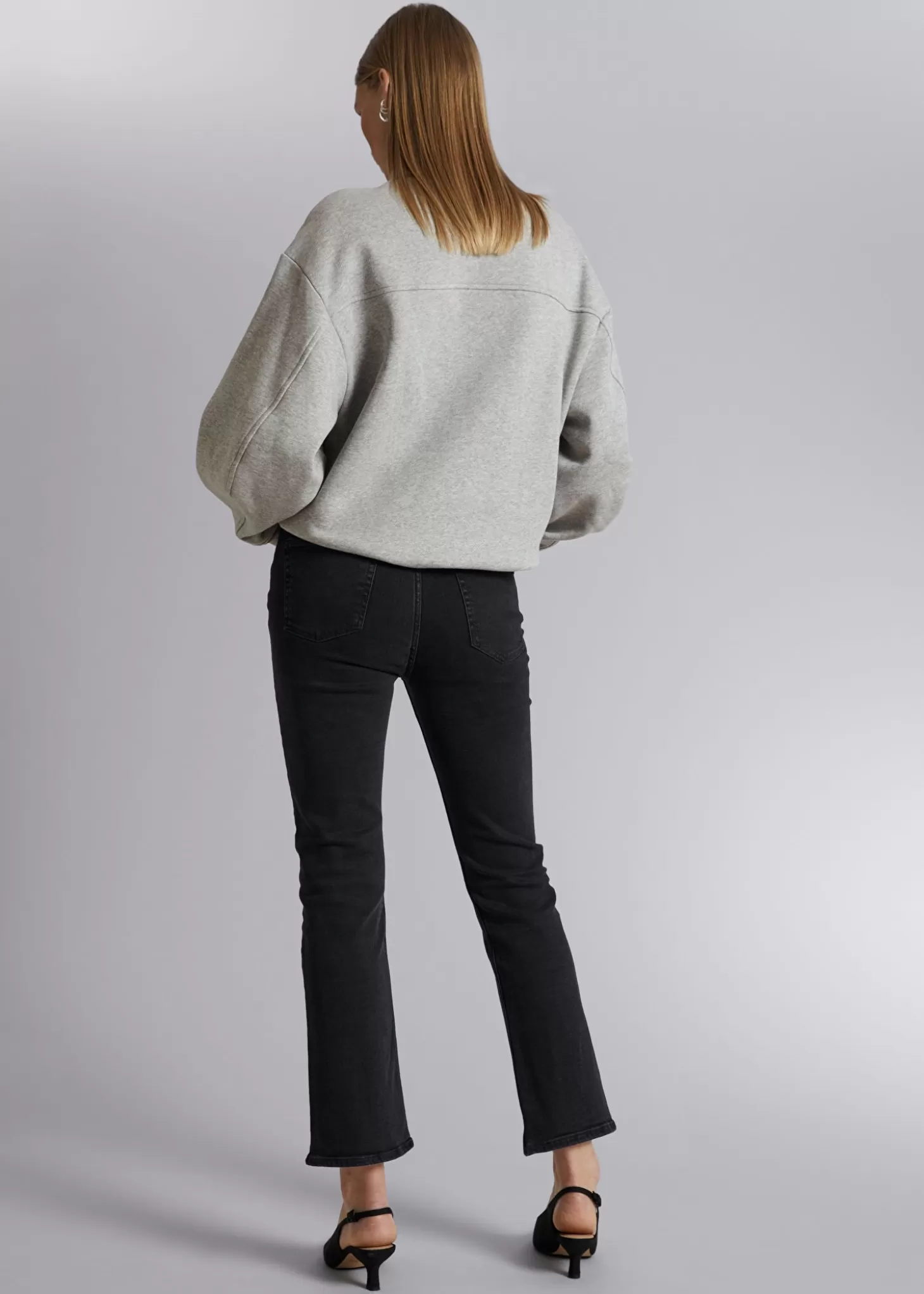 Outlet & Other Stories Flared Cropped Jeans Sort