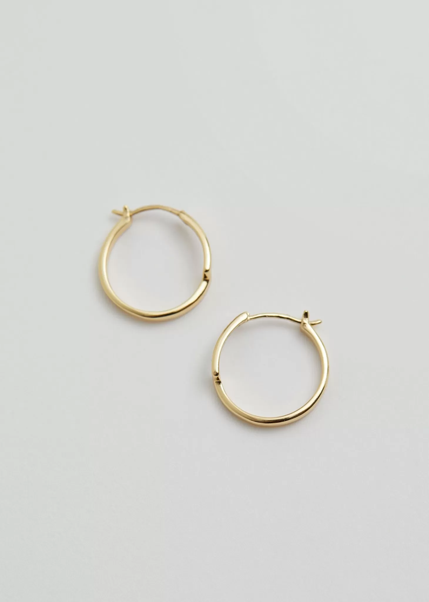 New & Other Stories Fritstaende Hoop Oreringe Guld