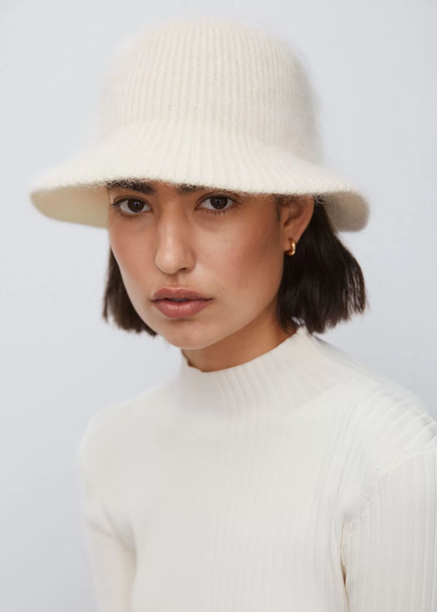 Discount & Other Stories Fuzzy Bucket Hat Flode