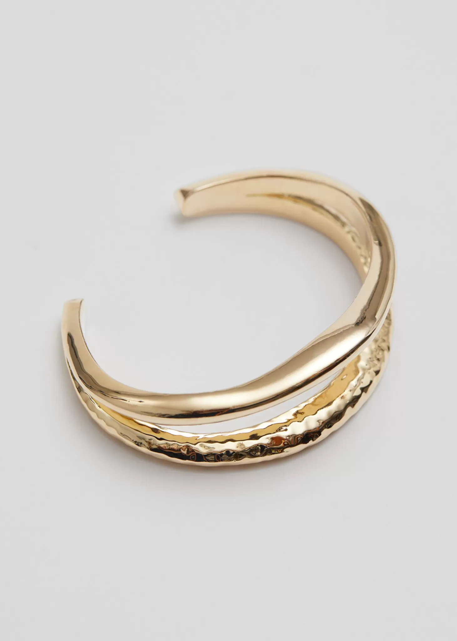 Fashion & Other Stories Lagdelt Manchet Armband Guld