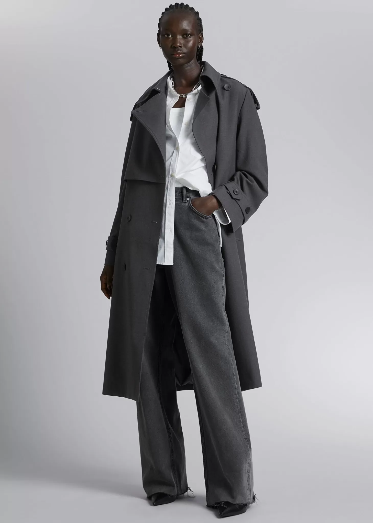 Discount & Other Stories Trenchcoat Med Baelte Gra